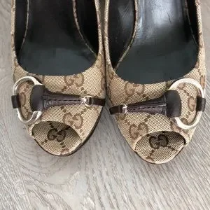 Flat shoes deals gucci original